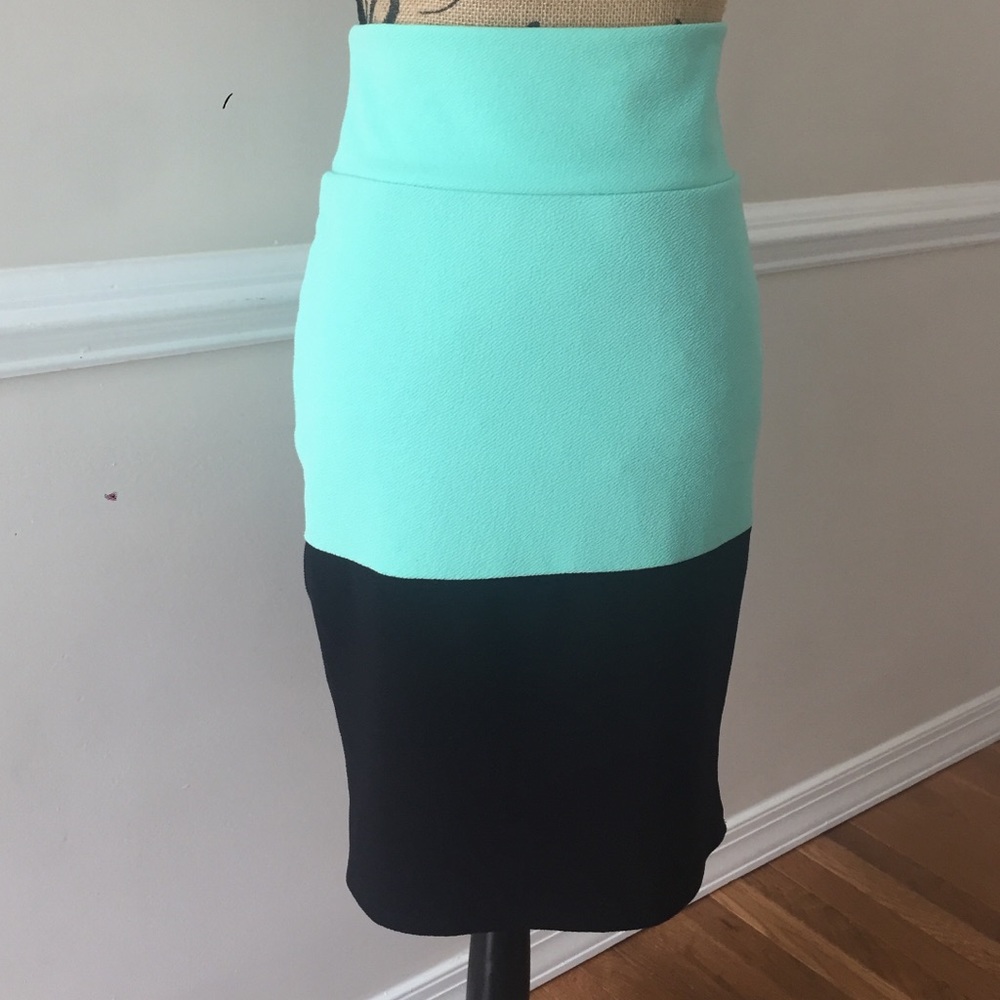 LLR Colorblock Cassie - Picture 2 of 3